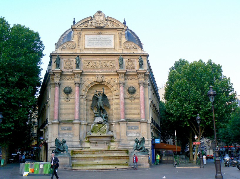 Place St Michel: Place St Michel 010